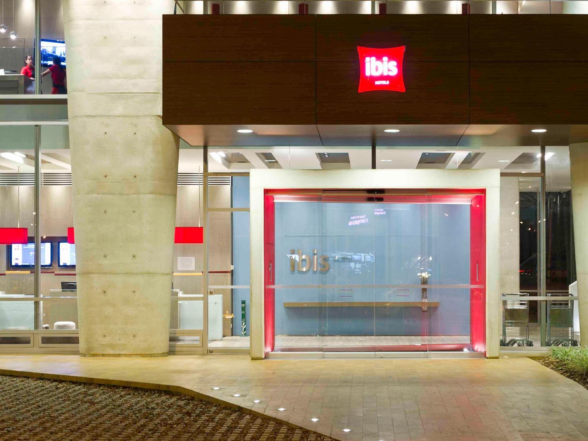 فندق Ibis ميديلين المظهر الخارجي الصورة