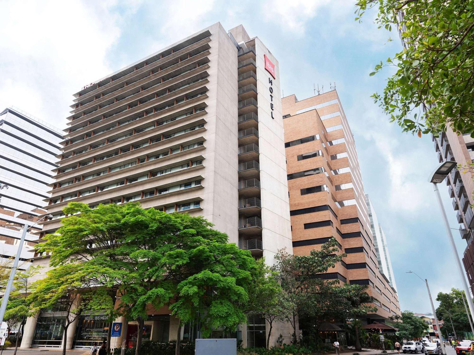 فندق Ibis ميديلين المظهر الخارجي الصورة